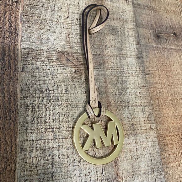 MICHAEL KORS Medallion Hang Charm Key Chain Gold Logo Purse Coat FOB - Picture 5 of 6